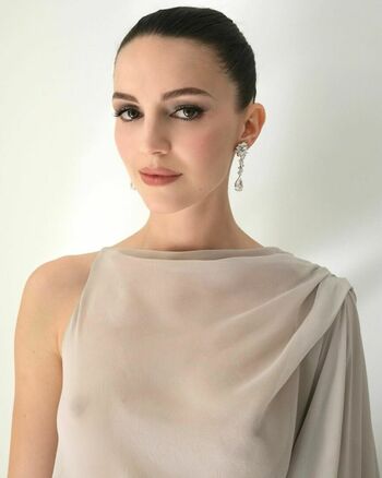 Ella Hunt
