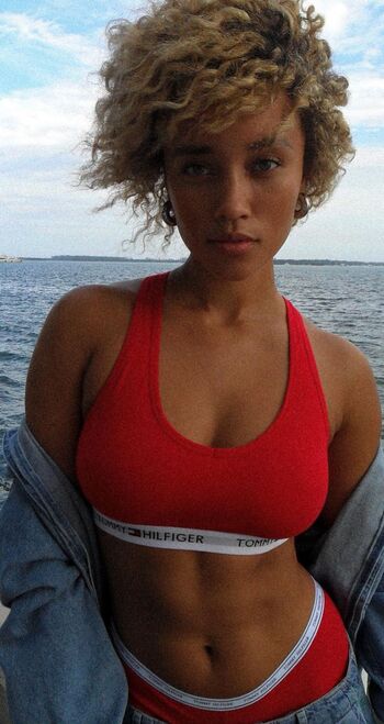 Elle Smith