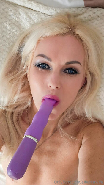 elliehotwife