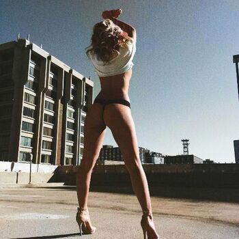 Elyse Ho