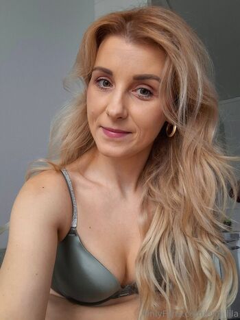 emi_lila
