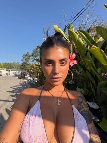 Emiiby
