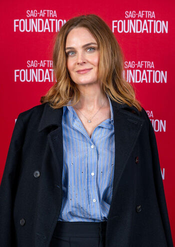 Emily Deschanel