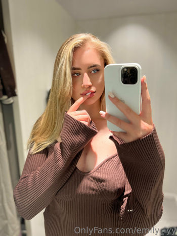 emily_lyy