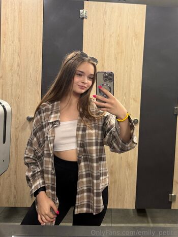 emily_petite