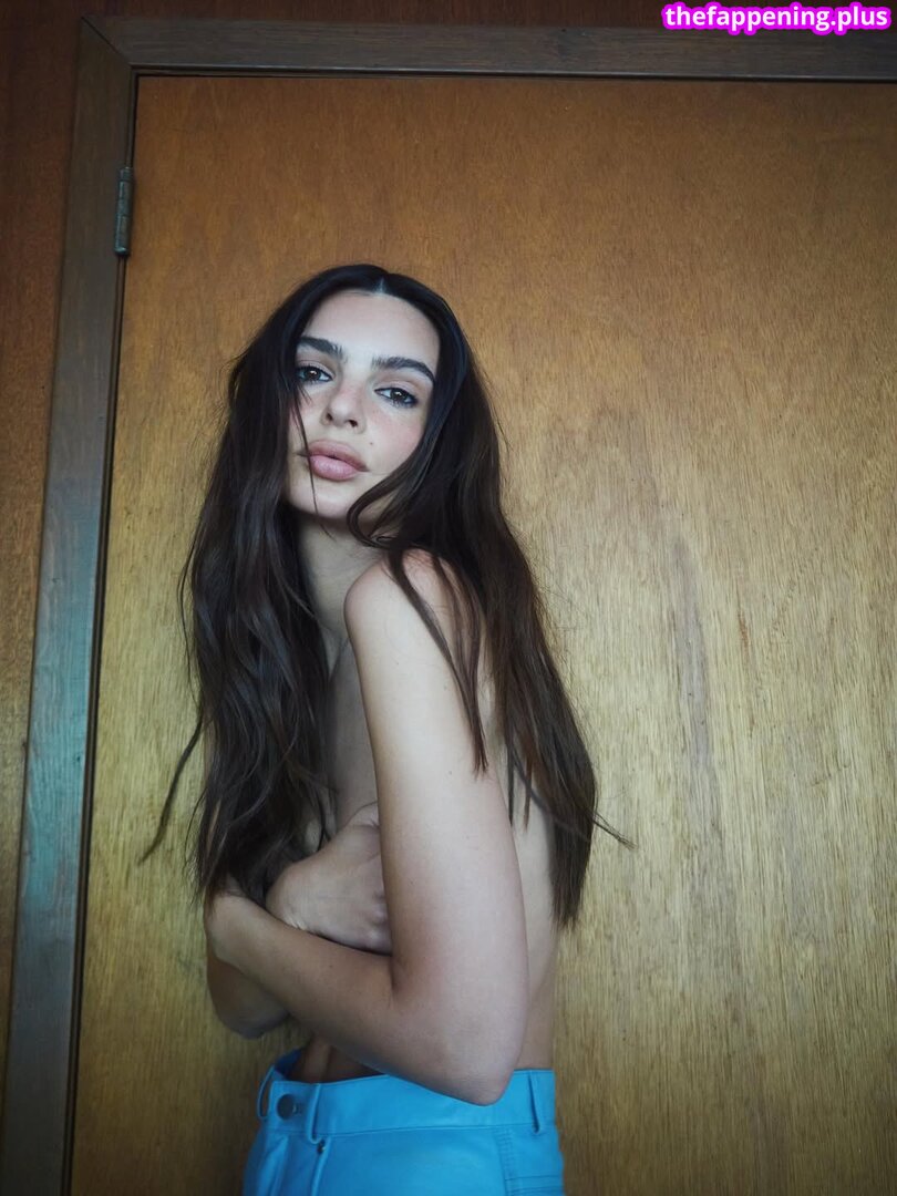 Emily Ratajkowski