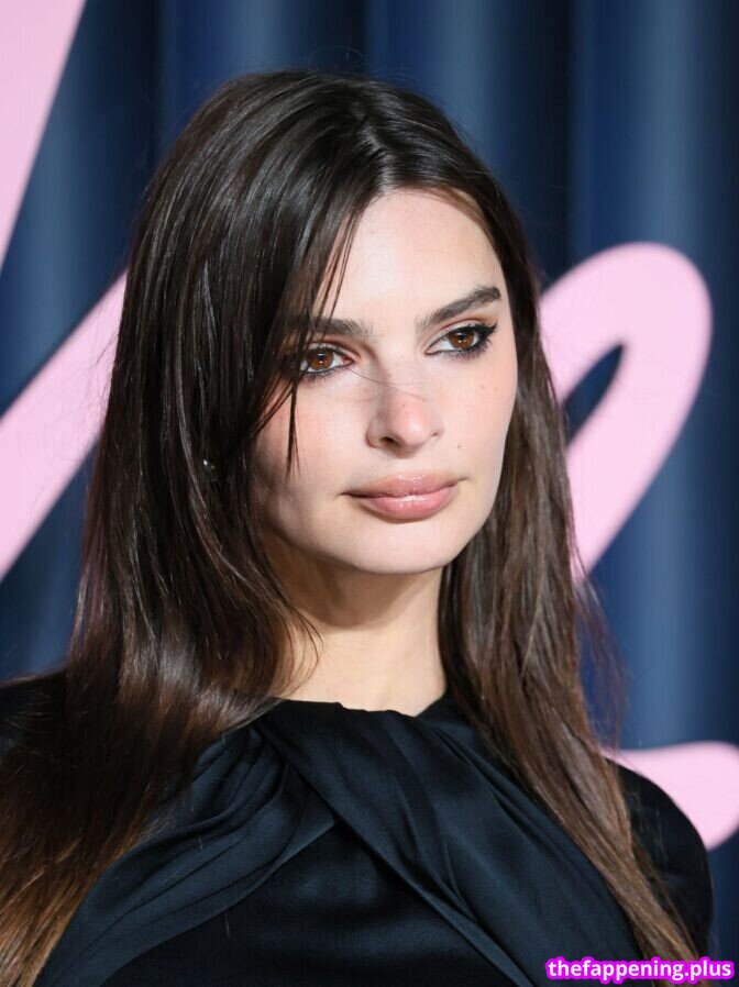 Emily Ratajkowski