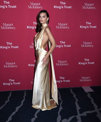 Emily Ratajkowski