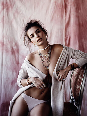 Emily Ratajkowski