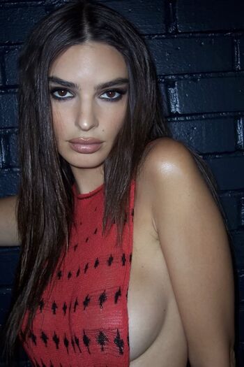 Emily Ratajkowski