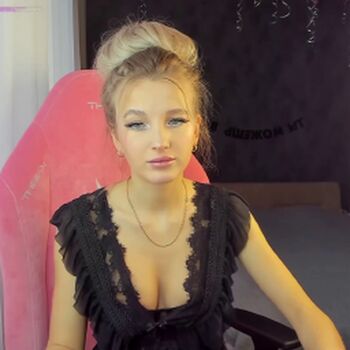 Emilydancee