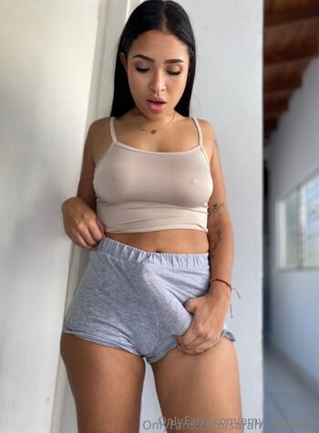 emy_isabelle