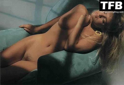 Erika Eleniak