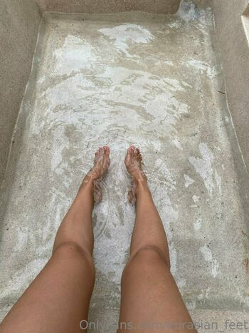 eurasian_feet