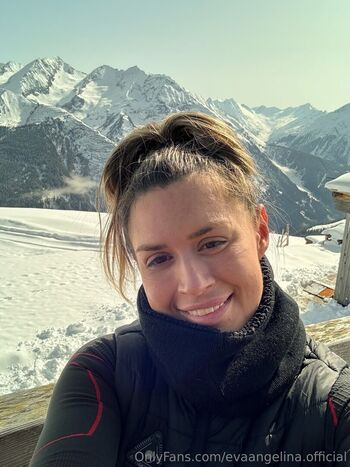 Eva Angelina