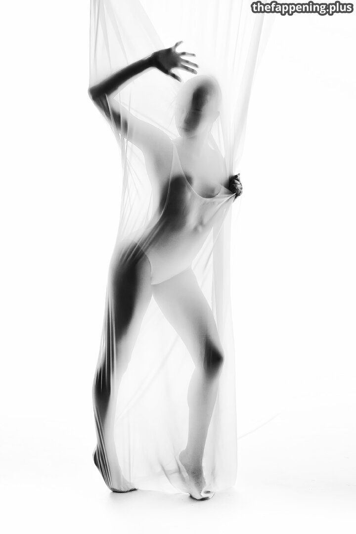 Eva Lee Model