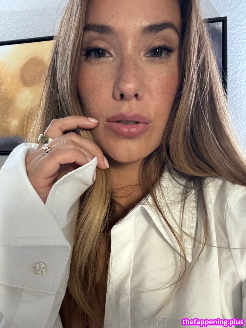 Eva Lovia