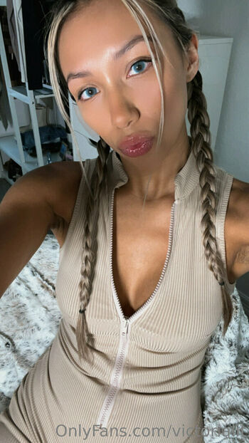 exoticcalihotwife