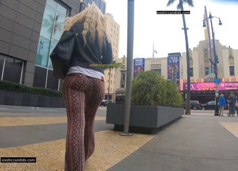 Extreme Jiggly Candids