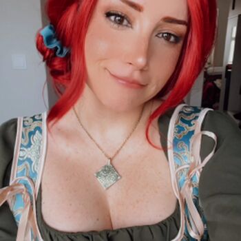 Ezy Summers Cosplay