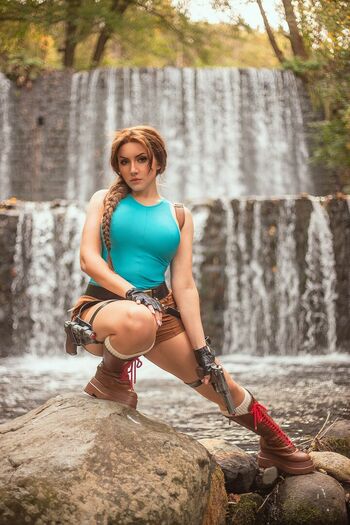 Ezy Summers Cosplay