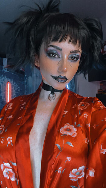 Ezy Summers Cosplay