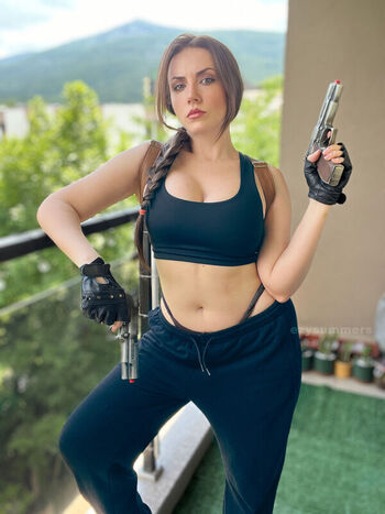 Ezy Summers Cosplay