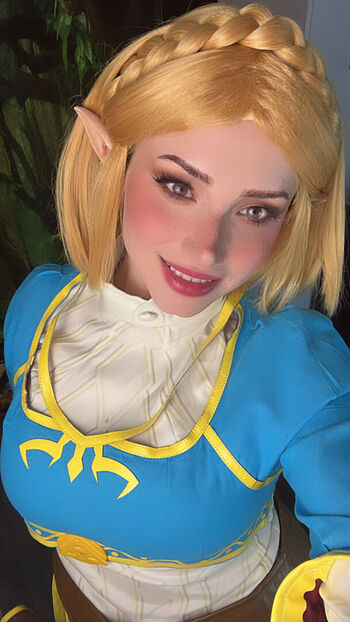 Ezy Summers Cosplay