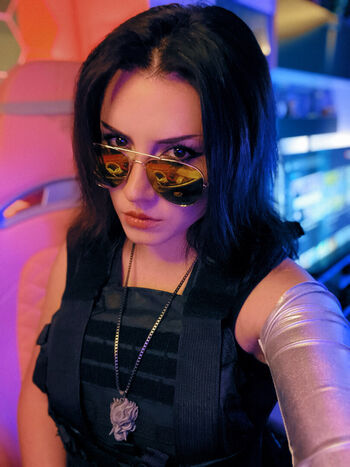 Ezy Summers Cosplay