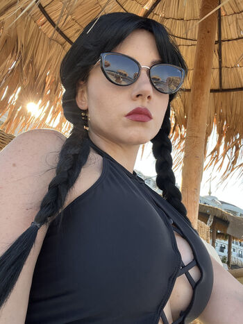 Ezy Summers Cosplay