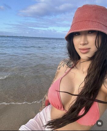 Feel.her.vibe