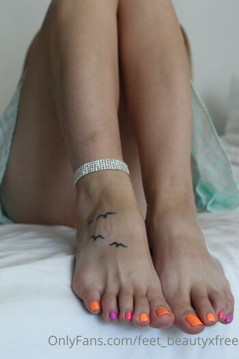 feet_beautyxfree