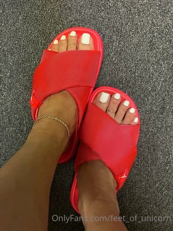 feet_of_unicorn