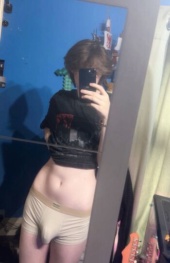 Femboy_4uu