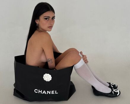 ffjolla / Fjolla Arifi