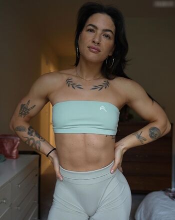 FitnessGirl Kelly Matthews