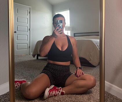 fitwifenextdoor