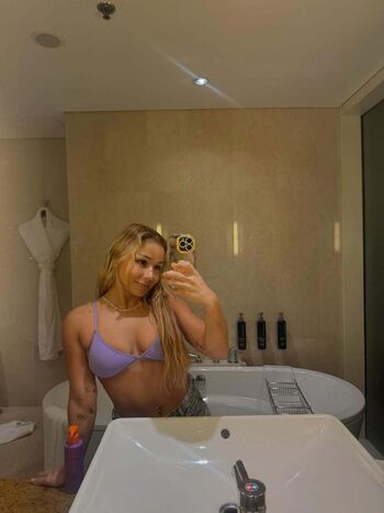 Flávia Saraiva