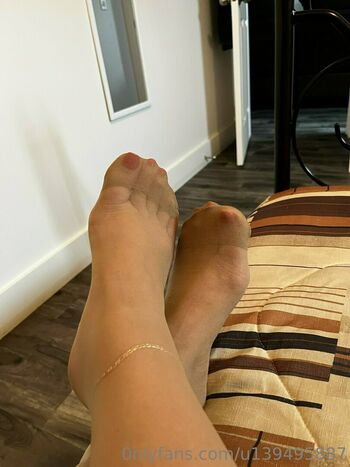 foot-mistress-miss-b