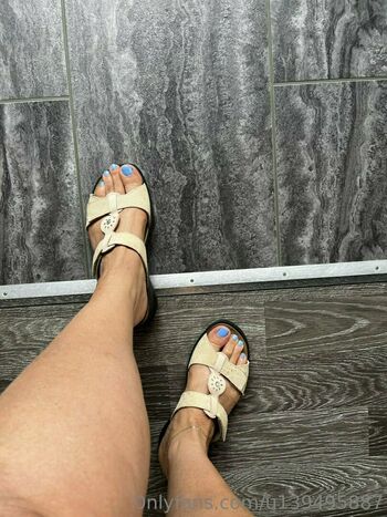 foot-mistress-miss-b