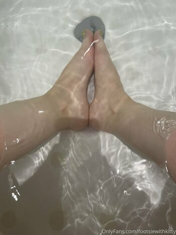 footsiewithkitty