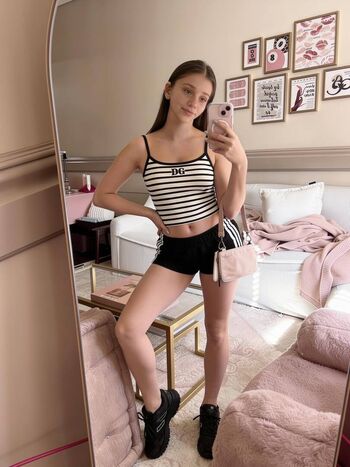 freyacollinsxx