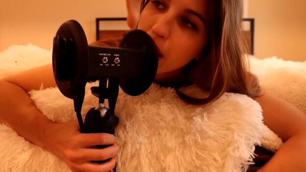 FrivolousFox ASMR