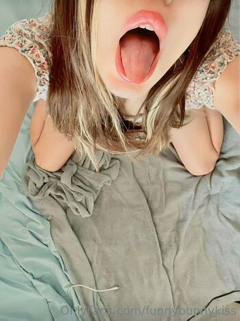 funnybunnykiss