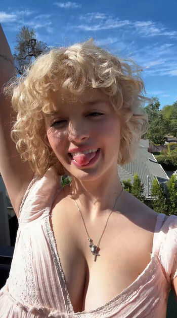 Gina Lynn/.Gina.Lynn