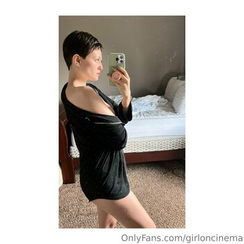 Girl On Cinema