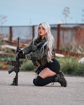 Girls With Guns