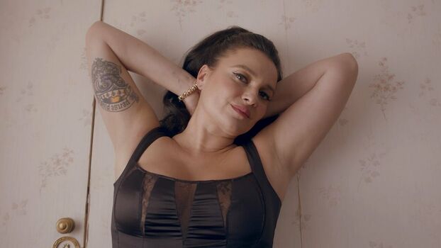 Gizzi Erskine