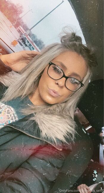 gorgeous_selfff