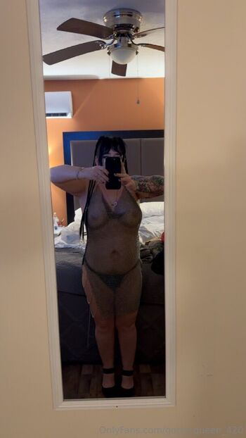 gothicqueen_420